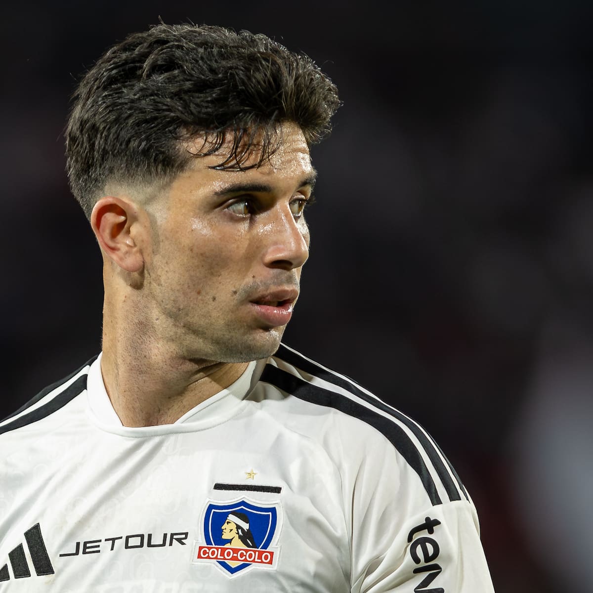 De querer dar el salto a Europa a ser el más criticado de Colo-Colo: se le agotan las chances con Fernando Ortiz