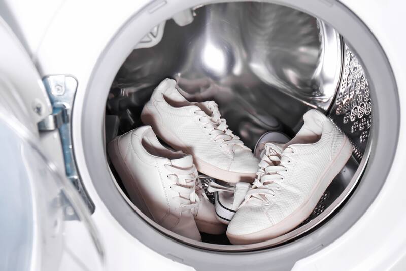 Conoce si puedes meterlas a lavadora.