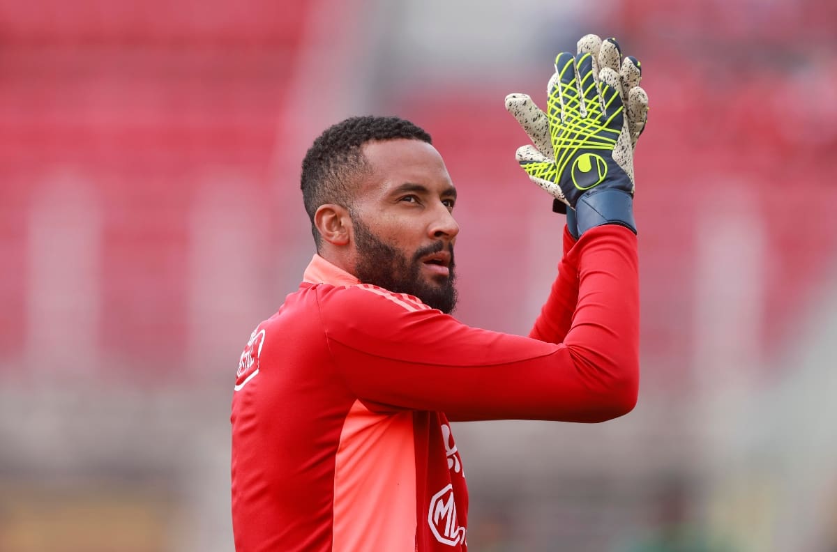 Bajo la sombra de Brayan Cortés: Vigouroux, lejos el mejor de Chile en su opaca derrota ante Portugal