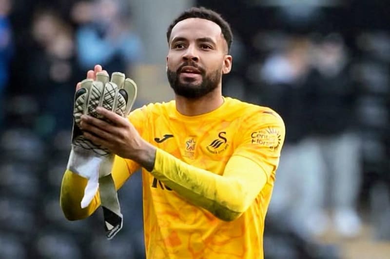 El guardameta chileno fue la gran figura en el empate sin goles del Swansea. Foto: Lawrence Vigouroux en Instagram.