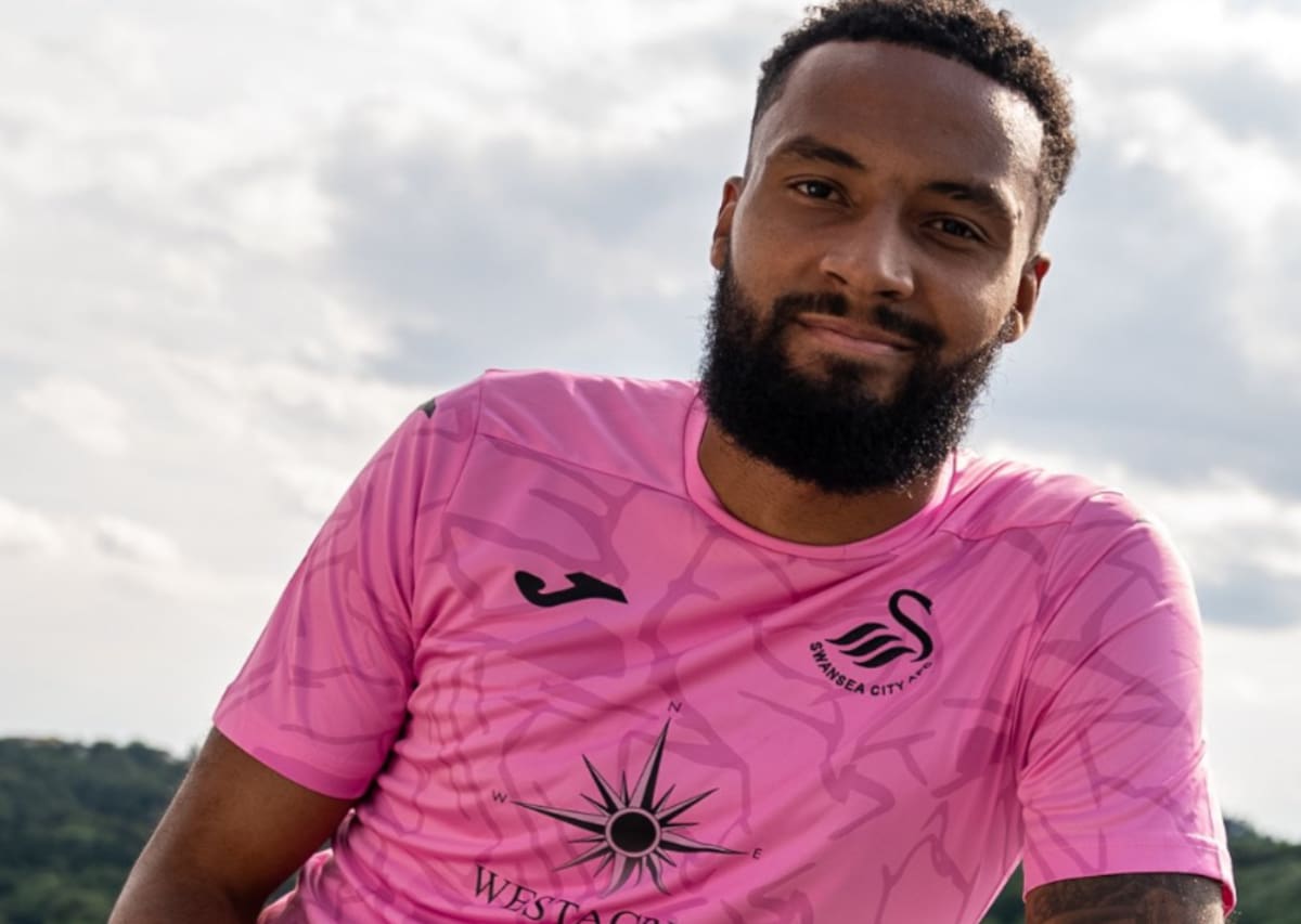 Lawrence Vigoroux está siendo titular en el Swansea.