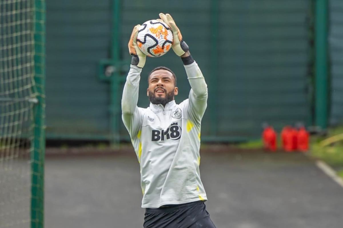 Lawrence Vigouroux es uno de los dos porteros que tiene el Burnley para la temporada que está por comenzar.