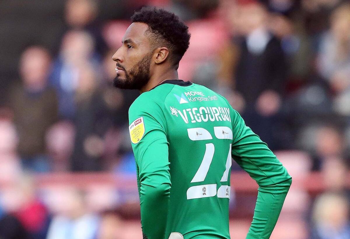 Lawrence Vigouroux ya debutó con su nuevo equipo, el Swansea.