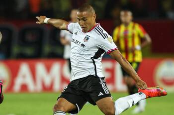 A Colo Colo le llueve sobre mojado: delegación alba no ha podido volver a Chile y sigue en Colombia