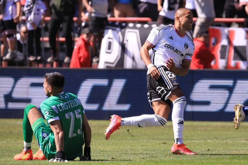 Leandro Benegas convirtió el tanto de la victoria de Colo Colo ante Huachipato. Foto: Aton.