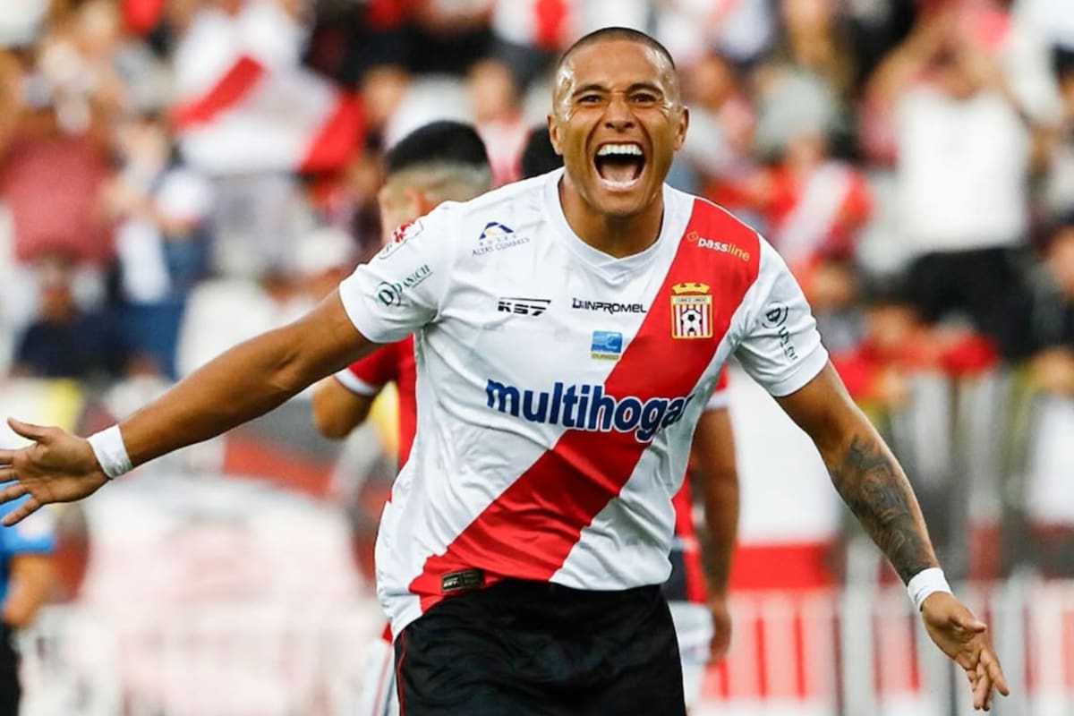 El delantero en Curicó Unido. Foto: Instagram Curicó Unido.