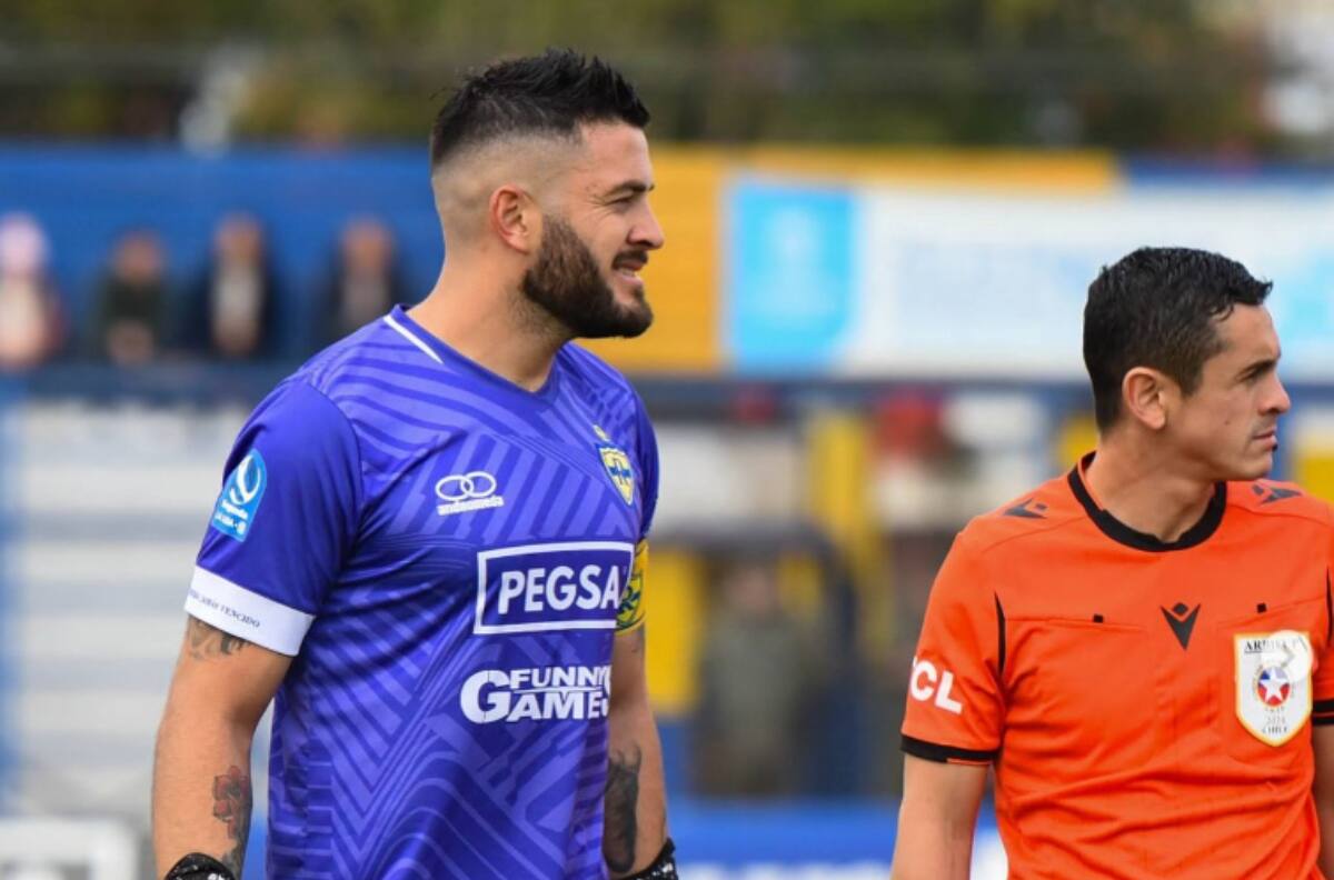 “Si estoy mintiendo…”: exarquero de la U que juega en Segunda realiza la crítica más descarnada al arbitraje