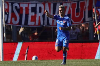 Leandro Fernández vuelve a enamorar en la U: triunfazo ante Limache y se meten en pelea por Libertadores