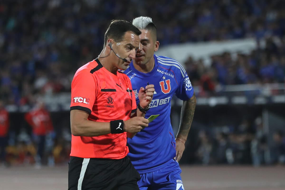 El argentino recibió tarjeta amarilla por reclamos en el partido ante Botafogo. Foto: Aton.