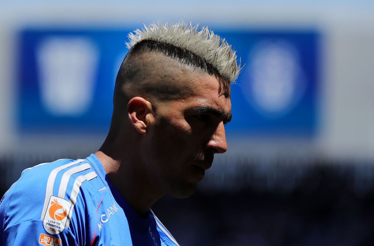 Justo cuando la U necesita un goleador: el misterioso regreso de Leandro Fernández a Chile