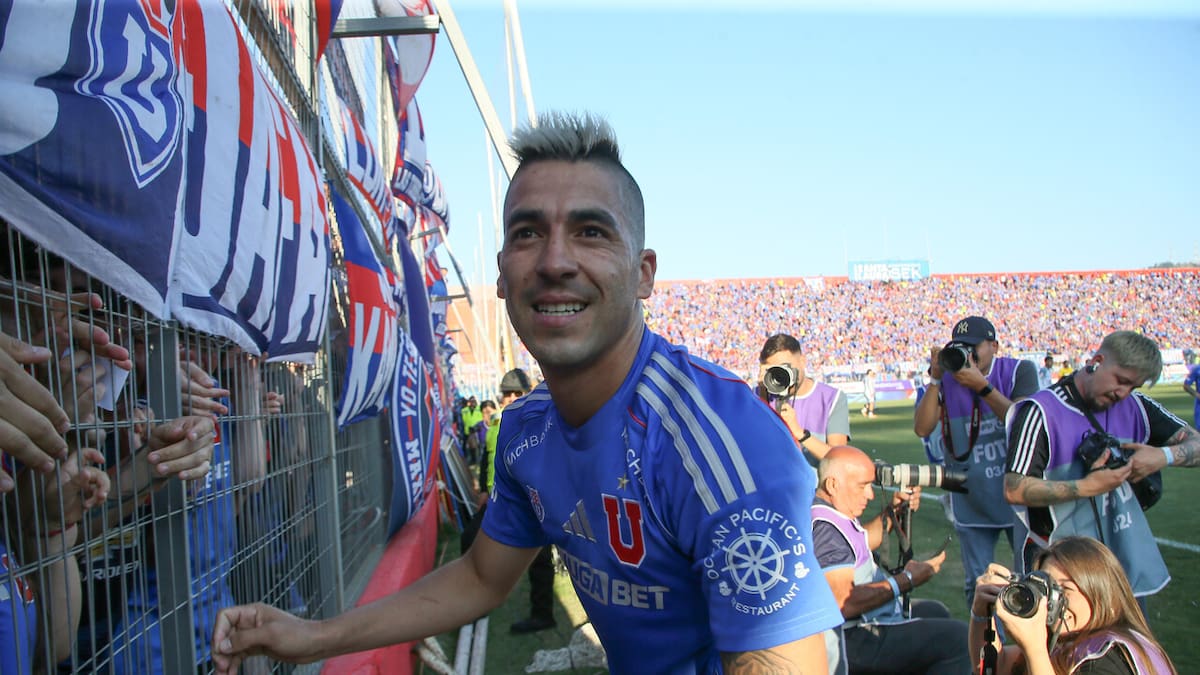 Hinchas de la U se toman la presentación de Leandro Fernández en Defensa y Justicia