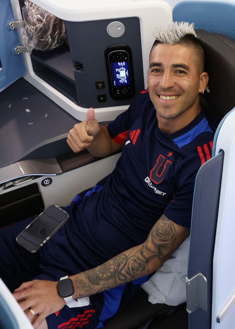 El delantero de la U y todo el staff, viajaron en primera clase.