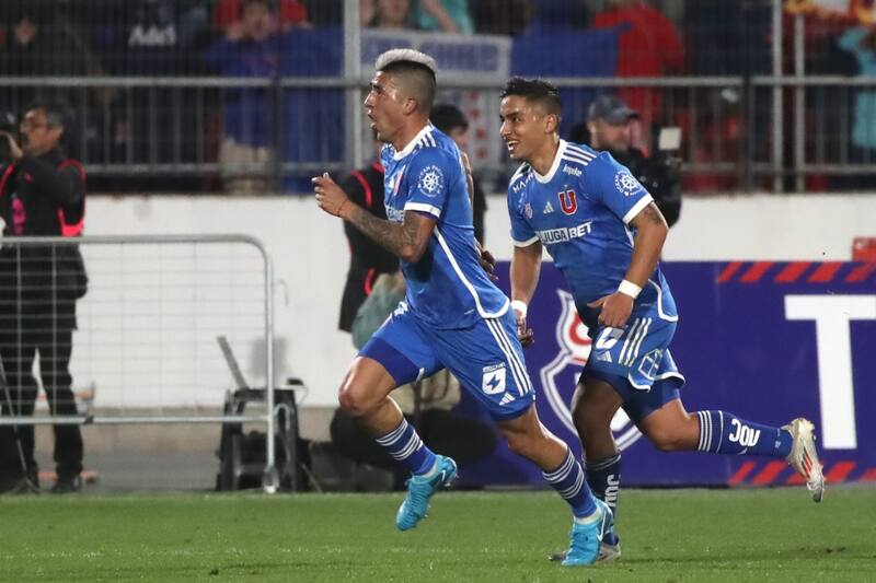 festeja su gol en la Universidad de Chile, el segundo ante Unión Española. Foto: Agencia Aton.