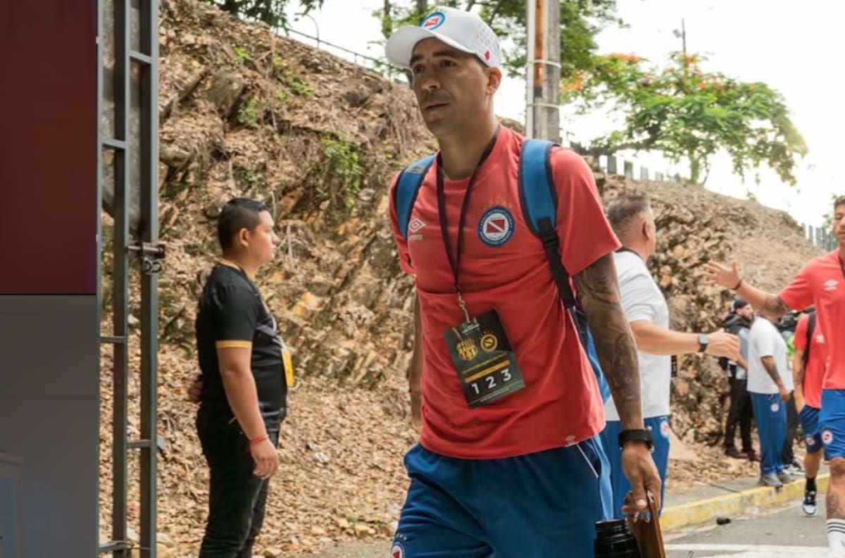 Leandro Fernández vive una pesadilla en Argentina tras salir de la U