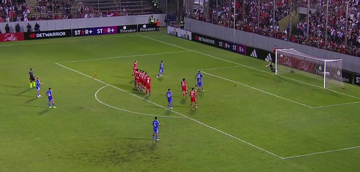 Leandro Fernández marcó un gran gol de tiro libre (Foto: ESPN | Star+)