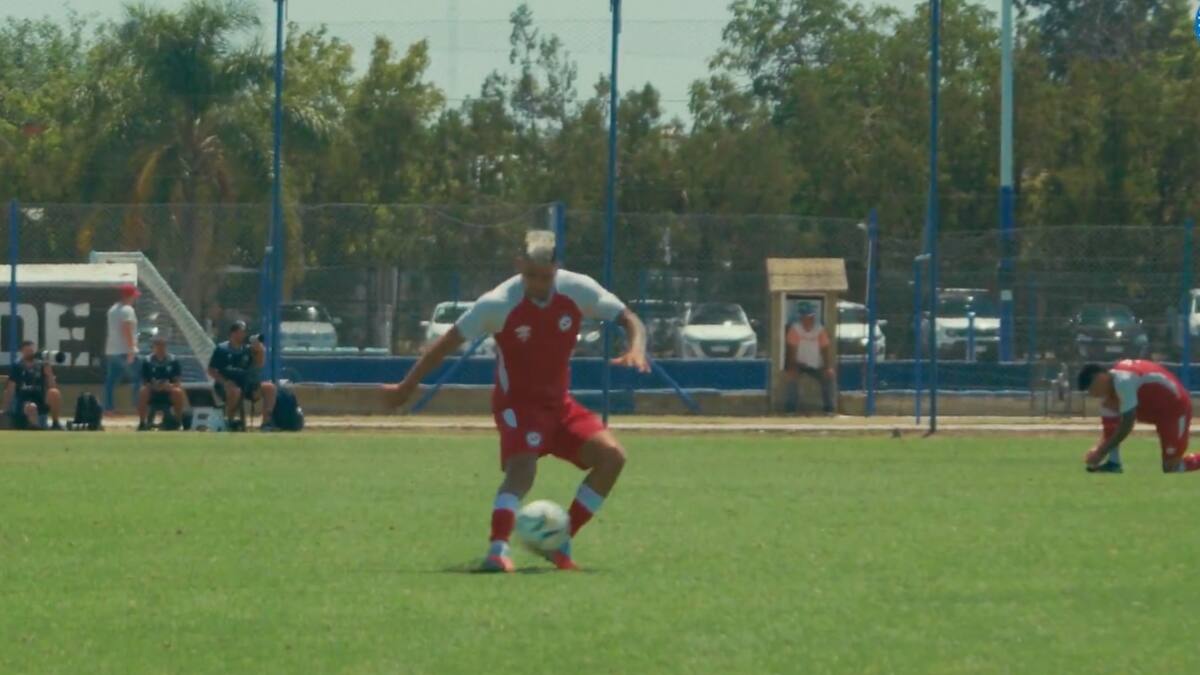 Leandro Fernández se luce tras salir de la U y marca un golazo en su debut con Argentinos Juniors