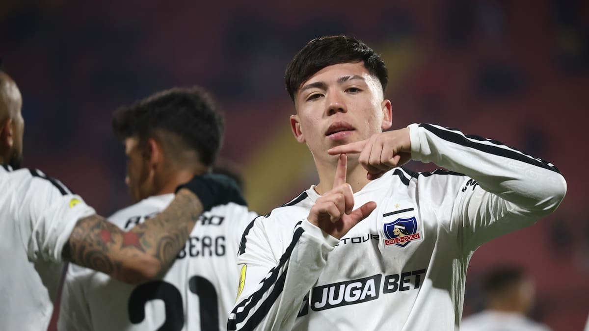 Sin cláusula y una importante mejora salarial: detalles de la renovación de Leandro Hernández en Colo-Colo