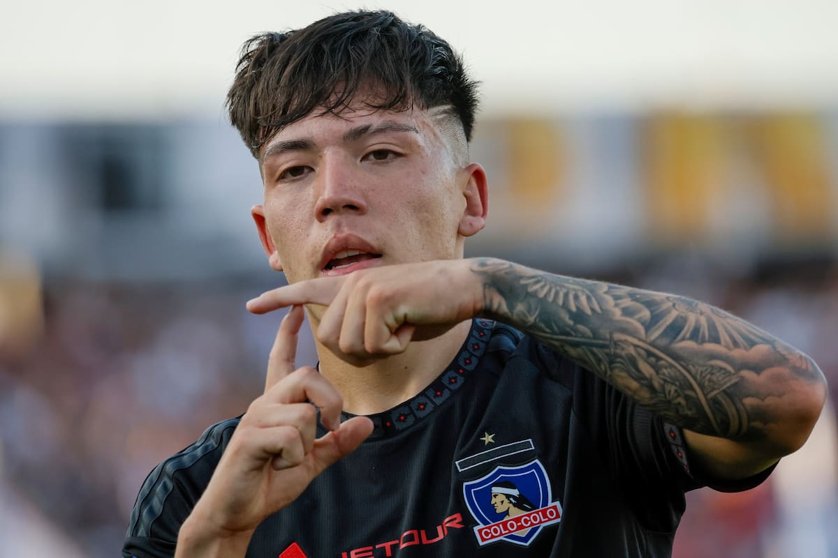 . El delantero albo fue figura hoy en Macul. Foto: Agencia Aton.