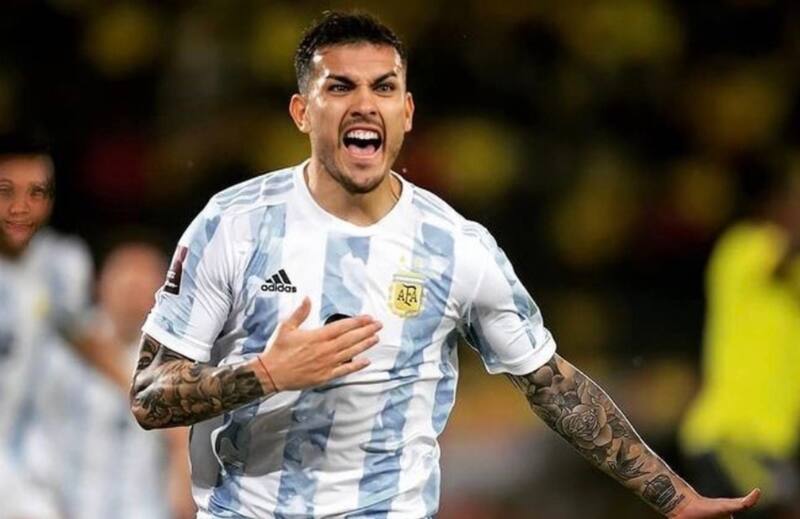 El volante con la camiseta de la Selección Argentina.