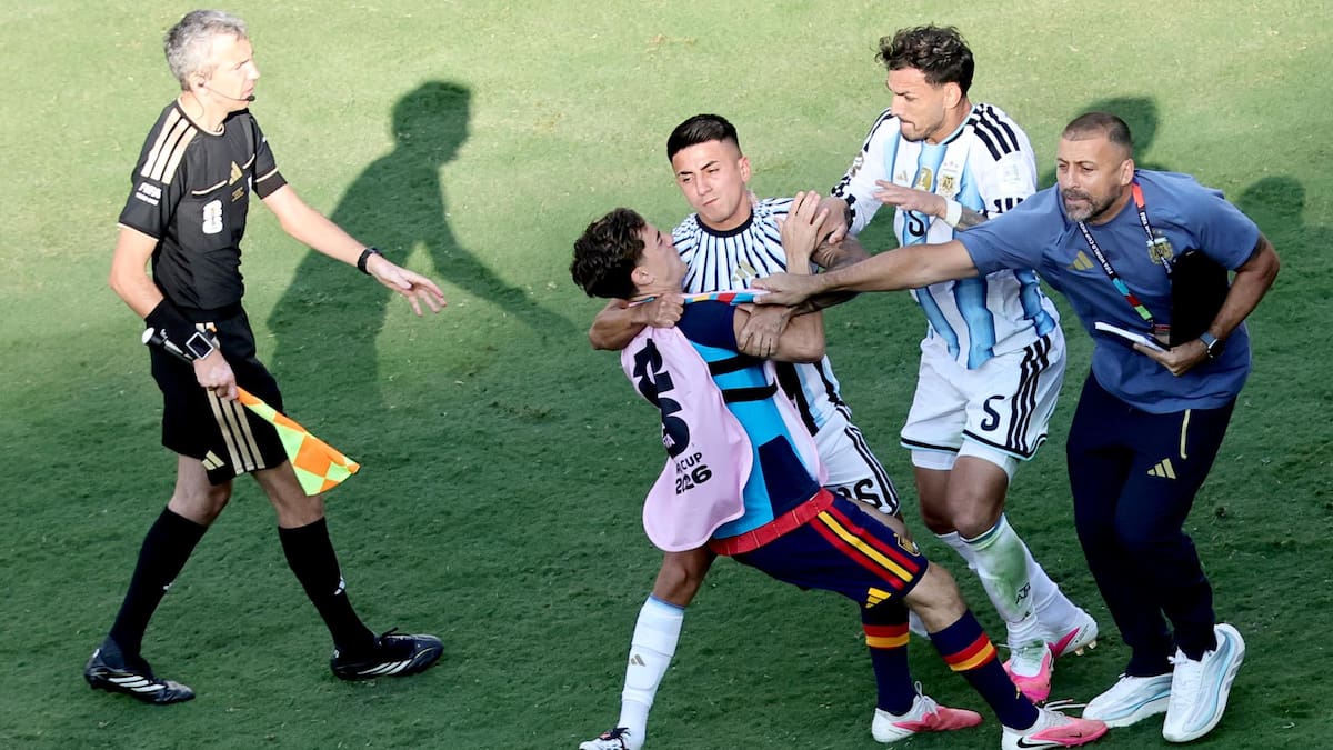 La inmediata sanción que recibió Leandro Paredes tras pelear con jugadores españoles