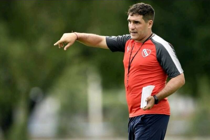 Leandro Stillitano dejó de ser el DT de Independiente. Foto: Twitter