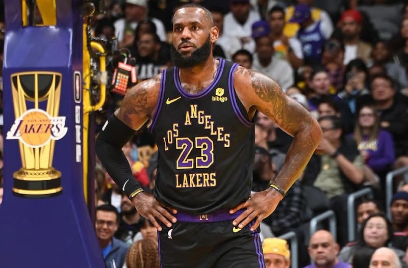 LeBron James será agente libre en julio.