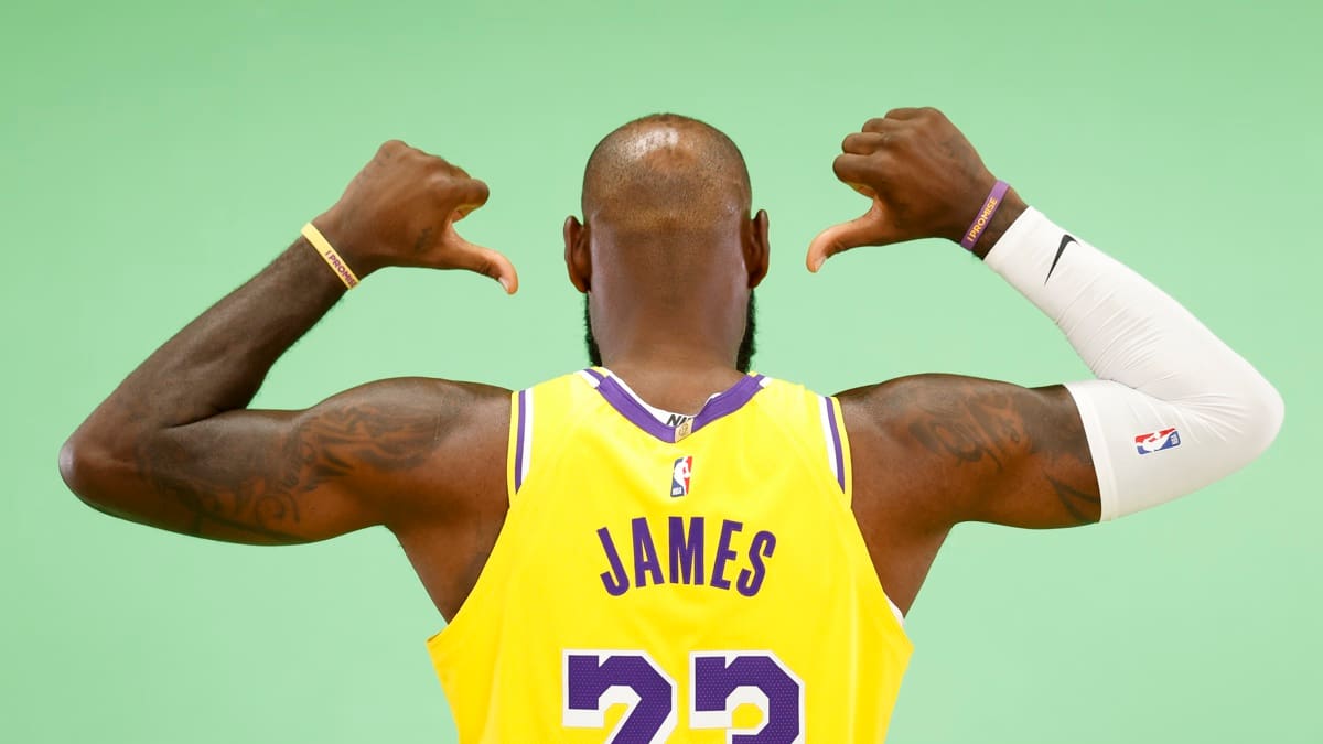 La increíble jugada de LeBron James: muchos pensaron que se iba a retirar