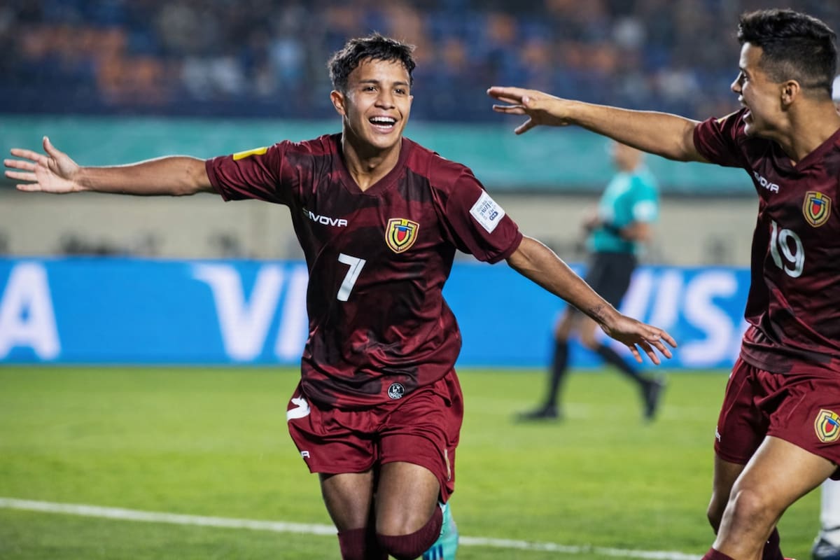 Fue a un Mundial con Venezuela y se abre a jugar por Chile: “Es una decisión que hay que pensar bien”. Foto: Instagram @leenhanromero