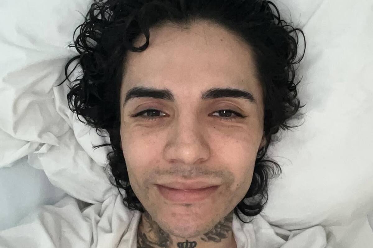 El hijo del cantante chileno reconoció que padece anorexia nerviosa.