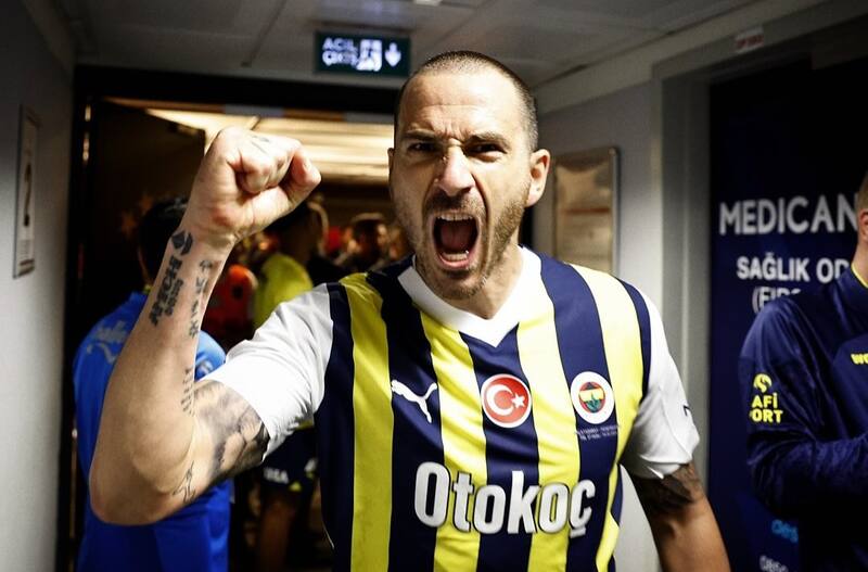 El jugador disputó su última temporada en el Fenerbahce Turco