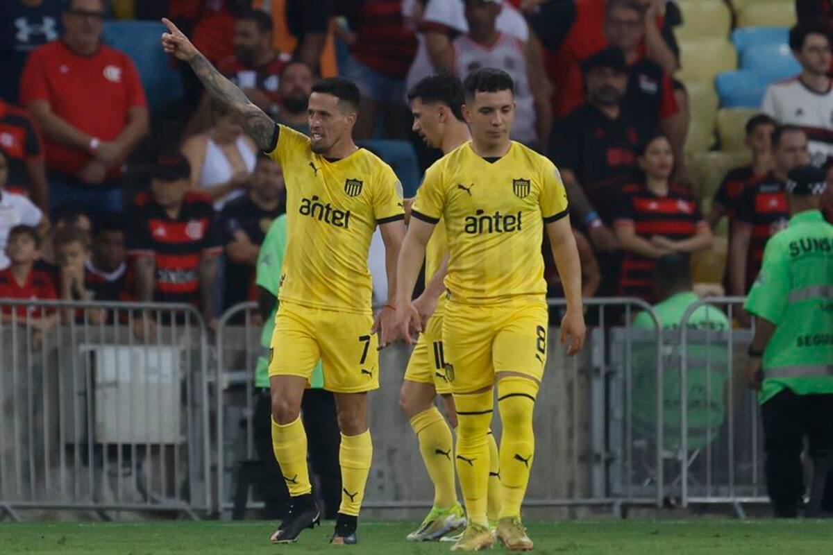 El ex Universidad de Chile brilló en Peñarol. Foto: EFE.