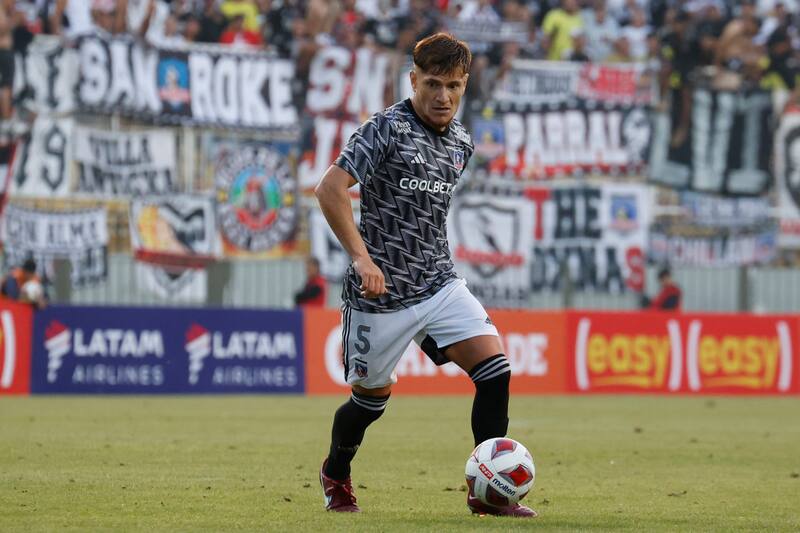 El volante de Colo Colo sigue sin entrenar a la par de sus compañeros.