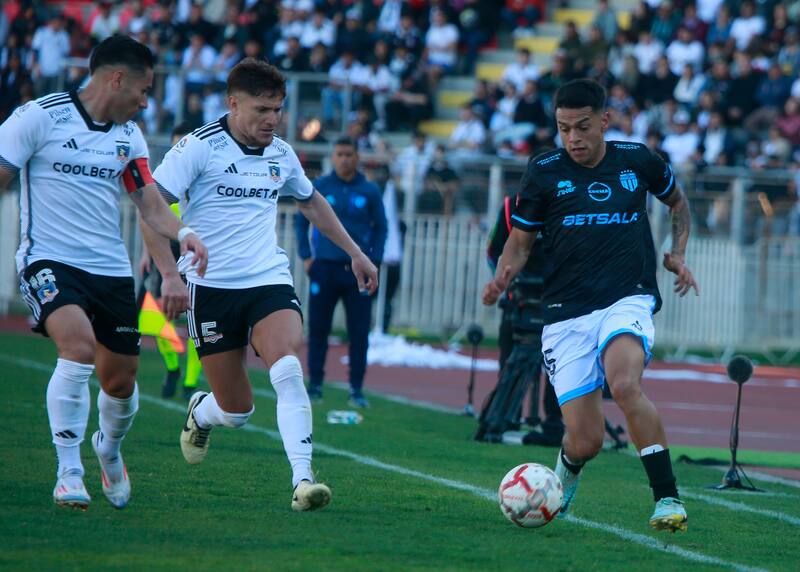 Magallanes venció 3-0 a Colo Colo en la ida de la final regional de Copa Chile