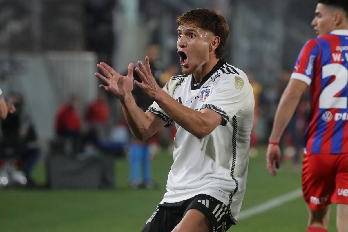 Leonardo Gil tiene un pie fuera de Colo Colo