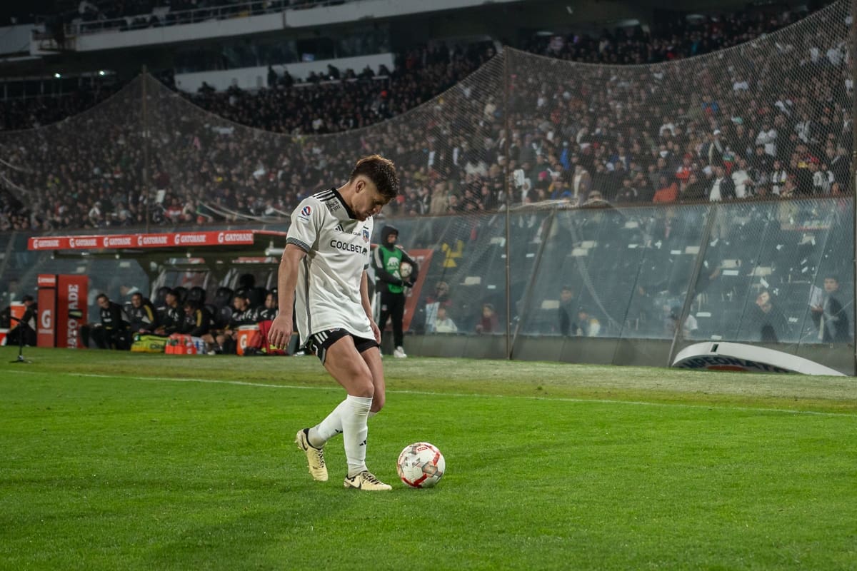 Leonardo Gil tiene contrato hasta diciembre de 2024 en Colo Colo