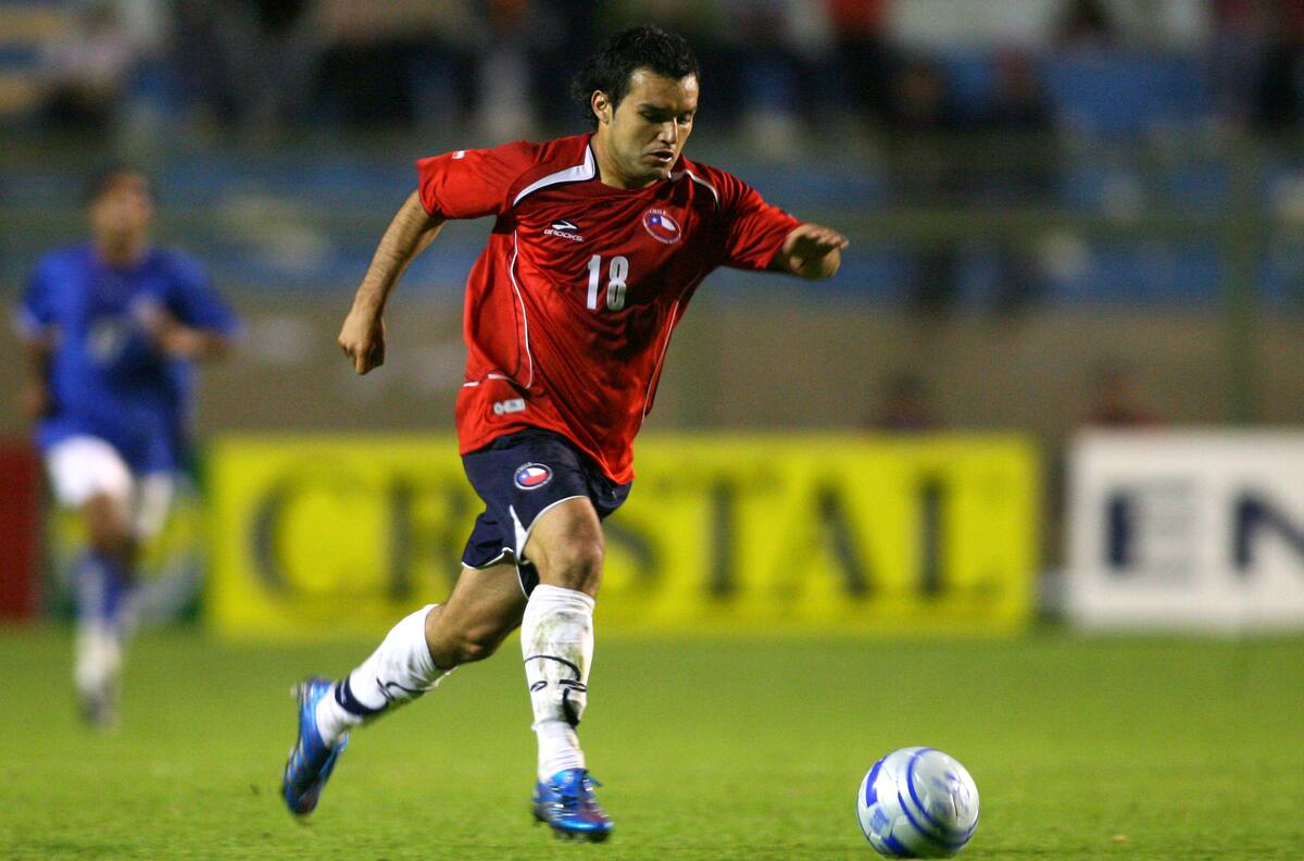 “En el fútbol chileno ya no salen goleadores porque se perdió el barrio; hoy es fácil debutar en Primera”