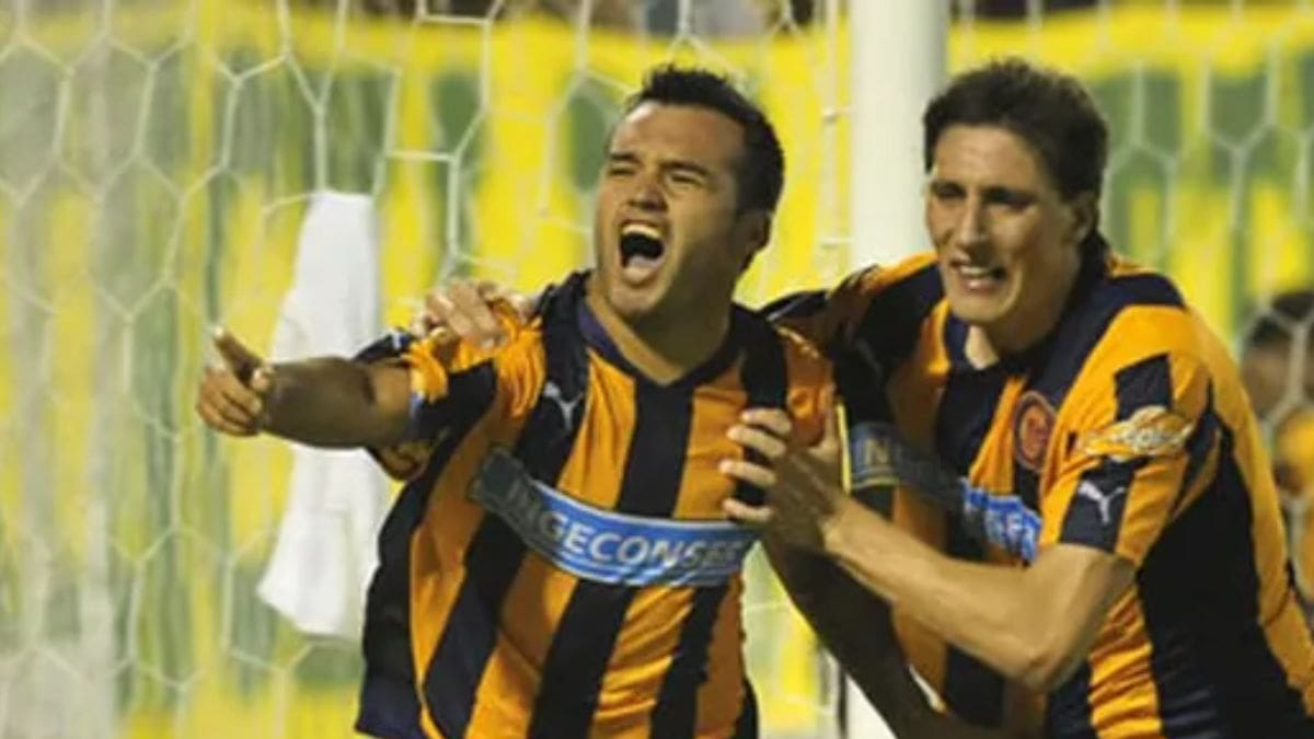 “Cuando jugué en Argentina la barra nos fue a apretar al camarín; son tipos muy poderosos”