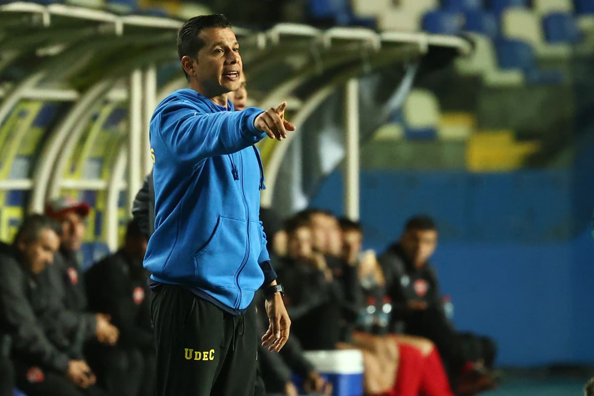 DT de Universidad de Concepción. Foto: Agencia Aton.