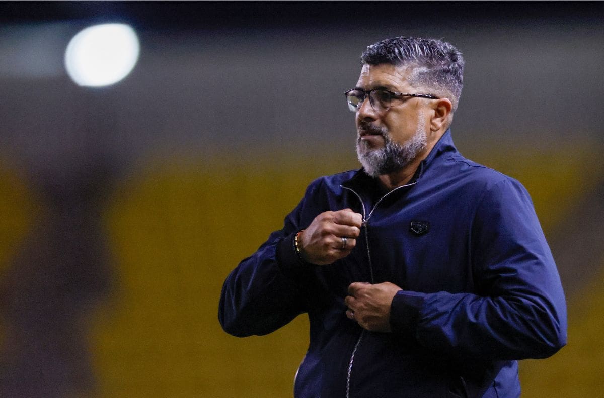 Duró apenas seis semanas: La U de Concepción se quedó sin técnico por segunda vez en el año