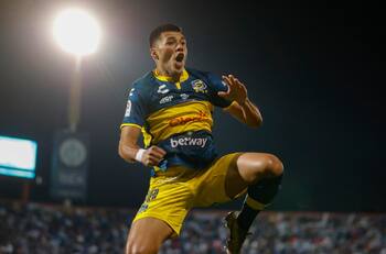 ¿Se va? La extraña situación de Leonardo Sequeira en Everton