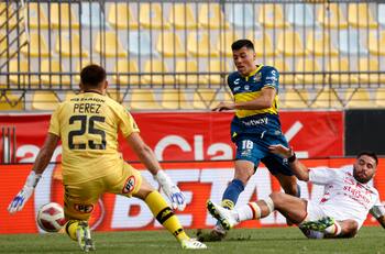 Ya piensa en el futuro: Everton renovó a uno de sus extranjeros para apuntar alto en 2024