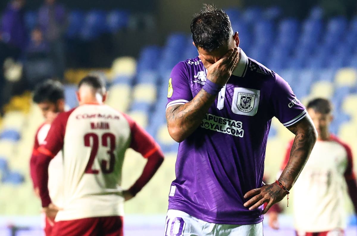 Afectaría a varios equipos: cancha de tradicional estadio del fútbol chileno sufre por sobrecarga de partidos