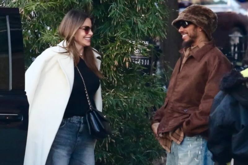 sorprende al juntarse con la actriz colombiana en New York.