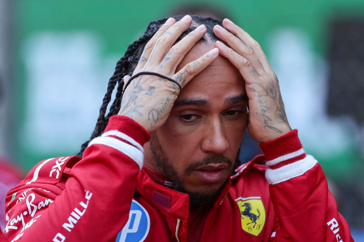 y Charles Leclerc de Ferrari, fueron descalificados del GP.
