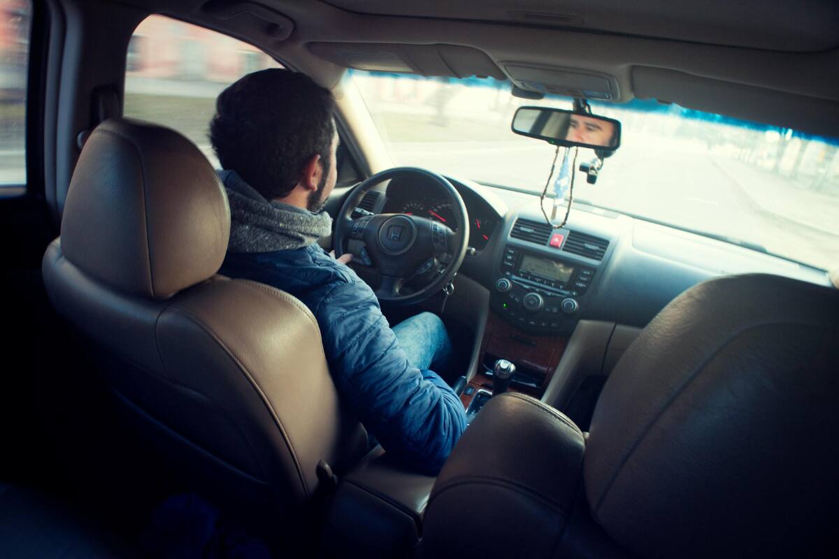 Son distintas las normas que tienen que cumplir los conductores chilenos.