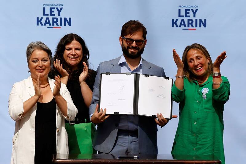 La nueva ley fue promulgada este viernes por el Presidente Gabriel Boric y las ministras del Trabajo, Jeanette Jara y de la Mujer, Antonia Orellana.