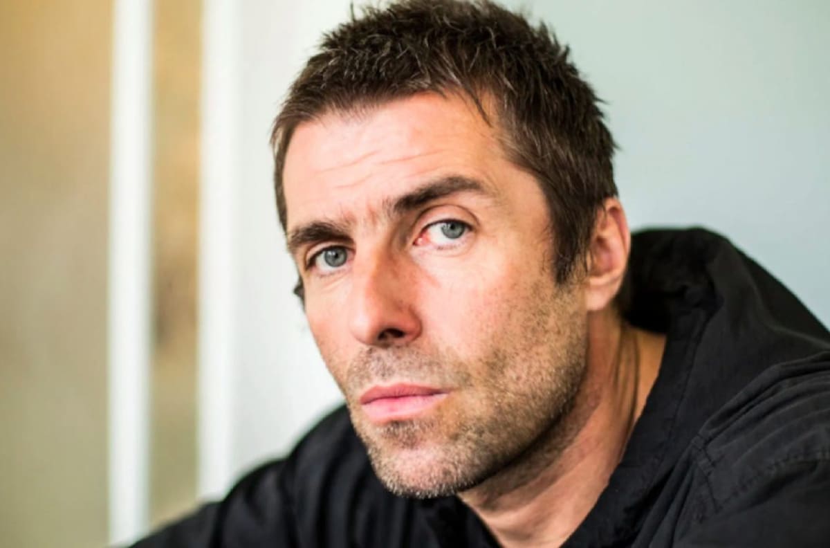 Liam Gallagher mandó a Wuhan a los creadores de la camiseta del City