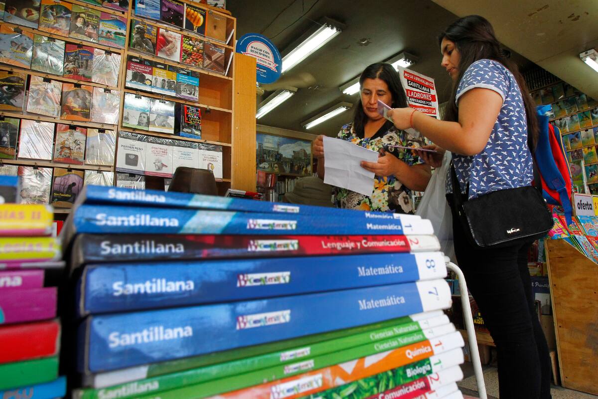 La popular picada de libros tiene precios imperdibles durante todo el año en textos escolares y de lectura complementaria.