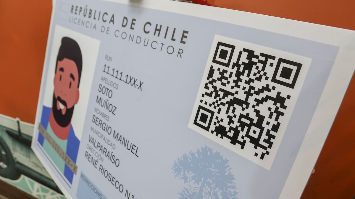 Estas son las personas que por ley no pueden obtener ni renovar la licencia de conducir en Chile