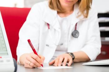 ¿Cuál es el plazo máximo que tiene un trabajador para entregar su licencia médica?